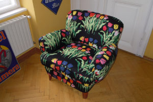 Kabinettsrücke Webseite Bilder Musterstücke Josef Frank Fauteuil Tulpen schwarz 2